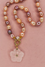 Carica l'immagine nel visualizzatore di Gallery, Linea Luxury - Collana PEONIA + ciondolo Fiore di Luce