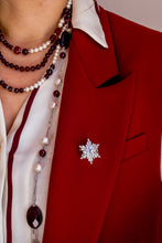 Carica l'immagine nel visualizzatore di Gallery, Spilla SNOWFLAKE - ottone e zirconia