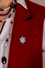 Carica l'immagine nel visualizzatore di Gallery, Spilla SNOWFLAKE - ottone e zirconia