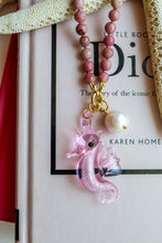 Carica l'immagine nel visualizzatore di Gallery, FROU/FROU - Collana Rosetta delle Onde - Borsa RIVIERA e Ciondolo OMAGGIO