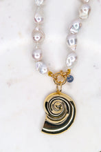 Carica l'immagine nel visualizzatore di Gallery, Linea Luxury - Collana SPIRALE DI PERLE ciondolo REMOVIBILE in OMAGGIO