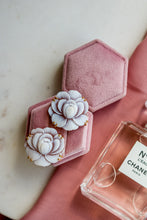 Carica l'immagine nel visualizzatore di Gallery, Serie UNICO LUXURY - Flos Fortitudinis (Fiore della Forza) - Orecchini argento 925 placcato oro 18k