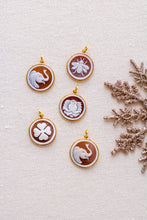 Carica l'immagine nel visualizzatore di Gallery, Pendente CAMMEO autentico vari soggetti - argento 925 placcato oro 18k