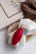 Carica l'immagine nel visualizzatore di Gallery, Pendente ROSSO DI BOSCO - argento 925 placcato oro 18k