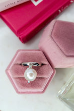 Carica l'immagine nel visualizzatore di Gallery, Anello GOCCIA DI LUNA - Bianca - argento 925