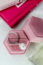 Carica l'immagine nel visualizzatore di Gallery, Anello GOCCIA DI LUNA - Bianca - argento 925