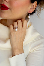 Carica l'immagine nel visualizzatore di Gallery, Anello GOCCIA DI LUNA - Bianca - argento 925