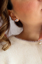 Load image into Gallery viewer, Precious Line - BUTTON Earrings silver 925 - GREY Authentic Pearls - Small
