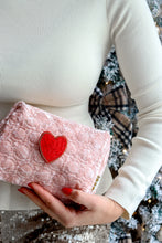 Carica l'immagine nel visualizzatore di Gallery, Pochette & Spilla – Magie di Festa - Cuore 💗
