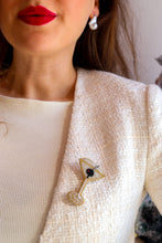 Carica l'immagine nel visualizzatore di Gallery, Pochette & Spilla – Magie di Festa - Brindiamo (martini con oliva)🥂