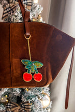 Carica l'immagine nel visualizzatore di Gallery, Charm & Portachiavi – Sogni in Viaggio ✨