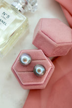 Carica l'immagine nel visualizzatore di Gallery, Orecchini BOTTONI arg925 - Perle GRIGIE Autentiche - MAXI