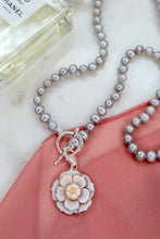 Carica l'immagine nel visualizzatore di Gallery, Collana CAREZZA DI PERLA - argento 925