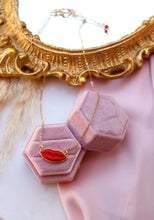 Carica l'immagine nel visualizzatore di Gallery, Collana BOCCA POP ORO - argento 925 placcato oro 18k