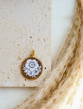 Carica l'immagine nel visualizzatore di Gallery, Ciondolo FLORIS - argento 925 placcato oro 18k