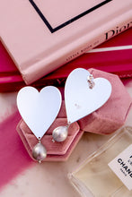 Carica l'immagine nel visualizzatore di Gallery, Linea Luxury - Orecchini CUORE MELANY perle GRIGIE EDIZIONE LIMITATA