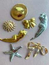 Carica l'immagine nel visualizzatore di Gallery, Spilla SOGGETTI VARI