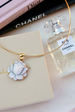 Carica l'immagine nel visualizzatore di Gallery, PREORDINE - Pendente LOTO ORO - argento 925 placcato oro 18k