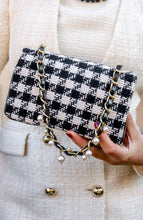 Carica l'immagine nel visualizzatore di Gallery, BORSA CAMELIA BOUCLE - pelle nera e tessuto bouclé