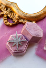 Carica l'immagine nel visualizzatore di Gallery, Spilla POLARIS - ottone e zirconia