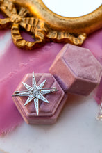 Carica l'immagine nel visualizzatore di Gallery, Spilla POLARIS - ottone e zirconia