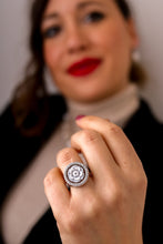 Charger l'image dans la galerie, Ligne Luxe - PRÉCOMMANDE - Bague GRANDE CAMÉLIA