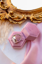 Charger l'image dans la galerie, Ligne Luxe - PRÉCOMMANDE - Bague GRANDE CAMÉLIA