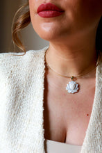 Carica l'immagine nel visualizzatore di Gallery, PREORDINE - Pendente LOTO ORO - argento 925 placcato oro 18k