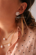 Load image into Gallery viewer, Luxury Line - PRE-ORDER - LITTLE CAMELIA GOLD Earrings
