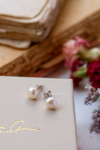 Charger l'image dans la galerie, Ligne Precious - Boucles d'oreilles BOUTONS argent 925 - Perles BLANCHES Authentiques - Petites