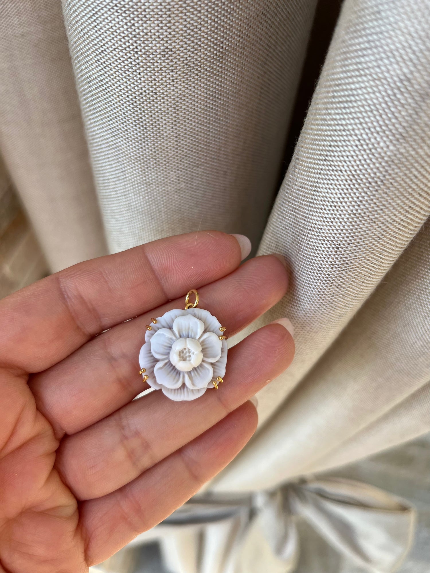 Ligne Luxury - Pendentif CAMÉLIA OR - PETIT