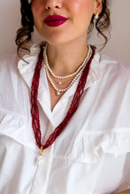Carica l&#39;immagine nel visualizzatore di Gallery, Collana MILLE MODI RUBINO con perla BAROCCA OMAGGIO - argento 925 placcato oro 18k
