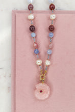 Carica l'immagine nel visualizzatore di Gallery, Linea Precious - Collana MALVA corta + Ciondolo Conchiglia Quarzo Rosa

