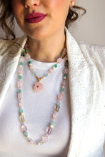 Carica l'immagine nel visualizzatore di Gallery, Linea Precious - Collana PETALO DI LUCE corta + Ciondolo Conchiglia Quarzo Rosa
