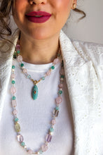 Carica l'immagine nel visualizzatore di Gallery, Linea Precious - Collana PETALO DI LUCE corta + Ciondolo Conchiglia Quarzo Rosa
