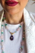 Carica l'immagine nel visualizzatore di Gallery, Linea Precious - Collana PETALO DI LUCE corta + Ciondolo Conchiglia Quarzo Rosa

