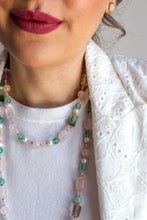 Carica l'immagine nel visualizzatore di Gallery, Linea Precious - Collana PETALO DI LUCE corta + Ciondolo Conchiglia Quarzo Rosa
