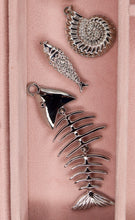 Charger l'image dans la galerie, Linea Mè·ro Bijoux - Ciondoli Ma·rèa
