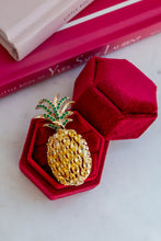 Carica l&#39;immagine nel visualizzatore di Gallery, Spilla ANANAS  - ottone e zirconia
