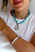 Carica l'immagine nel visualizzatore di Gallery, Mè·ro Bijoux - Bracciale Rigido ONDA ARGENTATA (grande)
