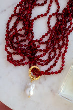 Carica l&#39;immagine nel visualizzatore di Gallery, Collana MILLE MODI RUBINO con perla BAROCCA OMAGGIO - argento 925 placcato oro 18k
