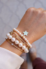 Carica l&#39;immagine nel visualizzatore di Gallery, Bracciale rigido STELLA DORATA - argento 925 placcato oro 18k
