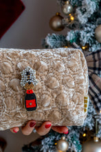 Carica l'immagine nel visualizzatore di Gallery, Pochette &amp; Spilla – Magie di Festa -  Brindiamo (bottiglia spumante)🥂
