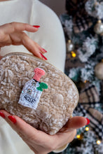 Carica l'immagine nel visualizzatore di Gallery, Pochette &amp; Spilla – Magie di Festa  piccola -  Brindiamo 🥂
