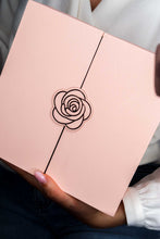 Charger l'image dans la galerie, LUXURY PACKAGING - Boîte Camelia Maxi Rose - Édition Limitée
