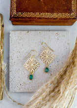 Carica l&#39;immagine nel visualizzatore di Gallery, Orecchini SOUK RADICE DI SMERALDO - argento 925 placcato oro 18k
