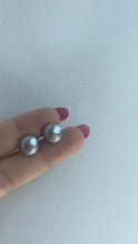 Carica e avvia il video nel visualizzatore di galleria, Orecchini GREY  - argento 925
